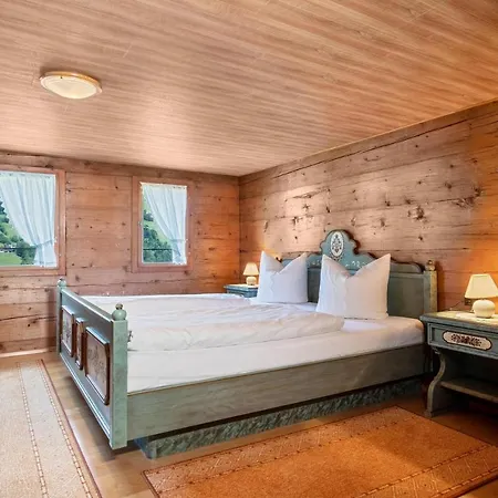 Knusperhaeuschen Hoefen-huesle *